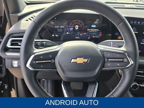 Used 2025 Chevrolet Traverse LT image 16