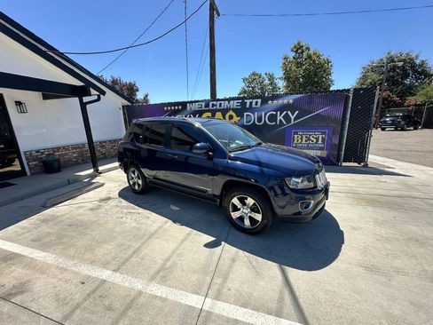 Used 2017 Jeep Compass High Altitude AWD/4WD image 2