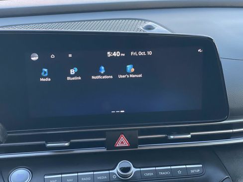 Certified 2025 Hyundai Elantra SEL image 12