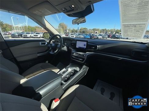 Used 2022 Ford Explorer XLT image 37