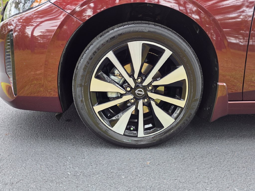 Used 2024 Nissan Sentra SV w/ SV Premium Package FWD image 9