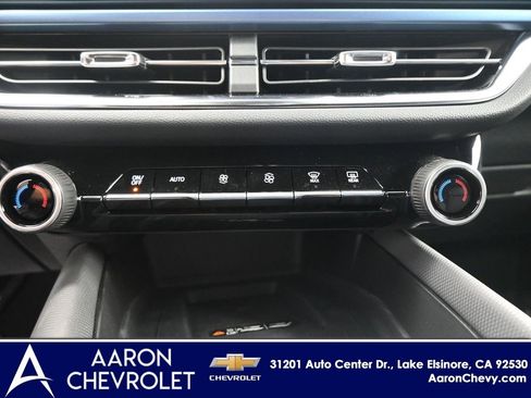 New 2025 Chevrolet Equinox EV LT image 11