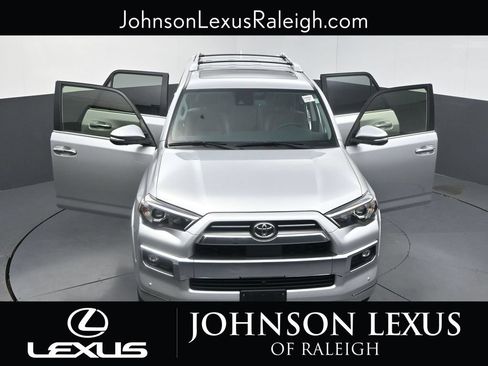 Used 2022 Toyota 4Runner Limited AWD/4WD image 34