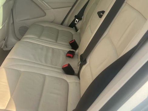 Used 2013 Volkswagen Tiguan SEL image 9