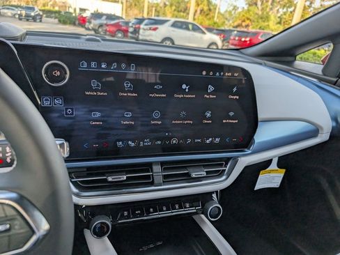 New 2026 Chevrolet Equinox EV LT image 19