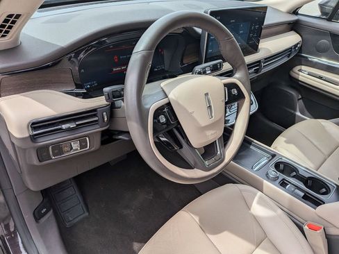 Used 2023 Lincoln Corsair Reserve AWD/4WD image 17
