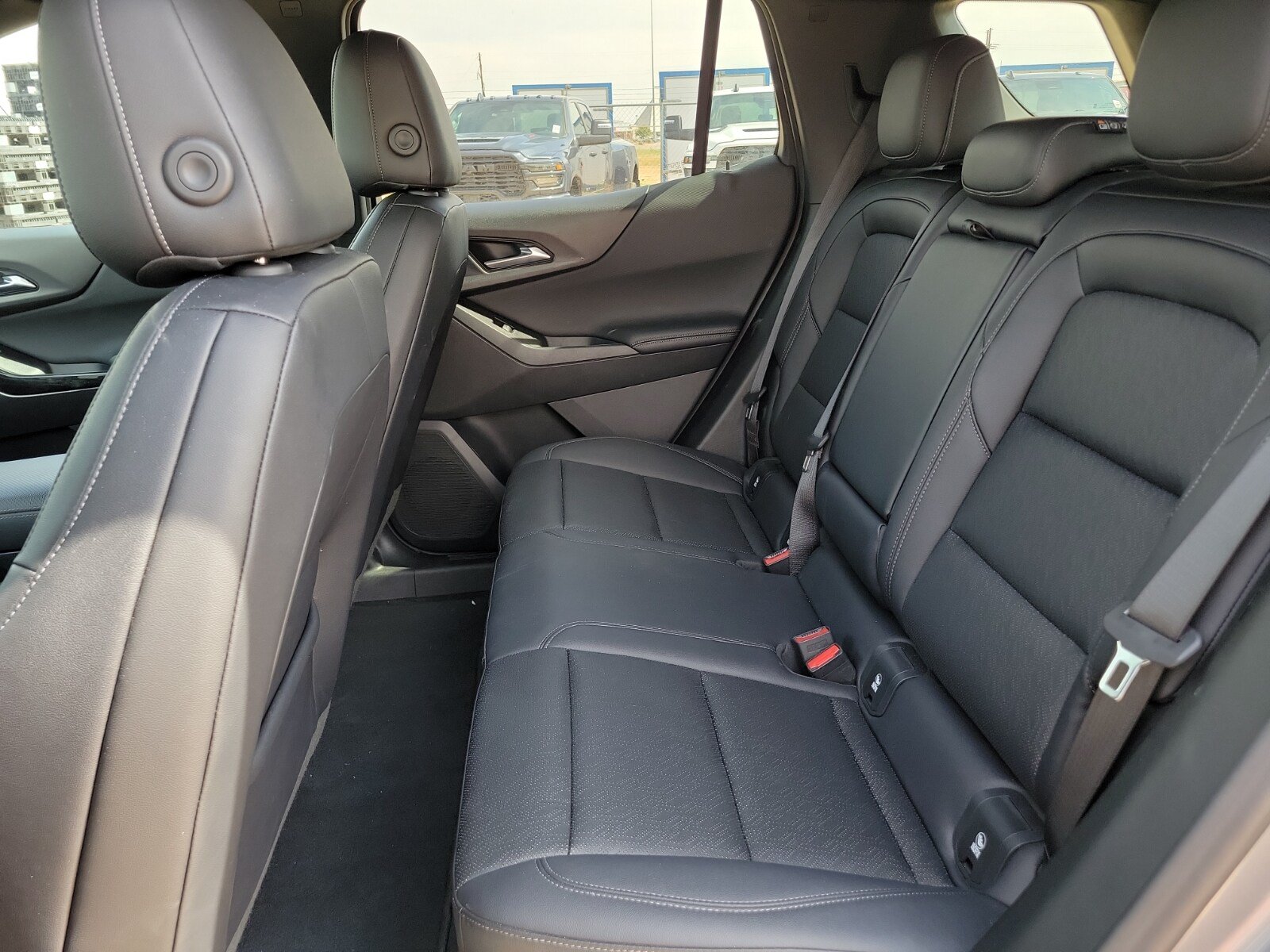 Used 2026 Chevrolet Equinox LT w/ Convenience Package II FWD image 8