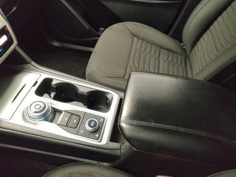 Used 2020 Ford Explorer XLT w/ Comfort Package AWD/4WD image 26