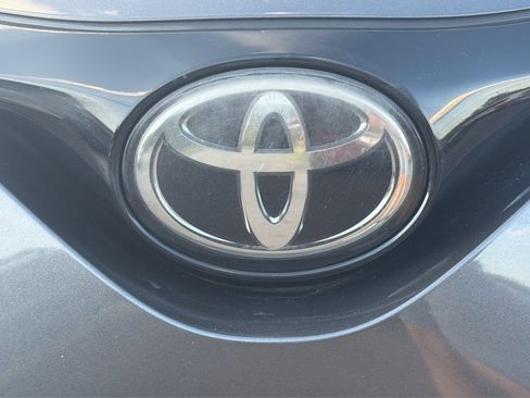Used 2018 Toyota C-HR XLE FWD image 25