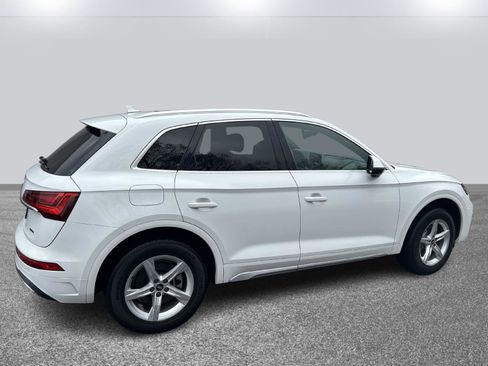 Used 2021 Audi Q5 Premium w/ Convenience Package image 4