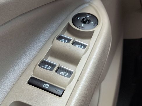 Used 2019 Ford Escape SE FWD image 24