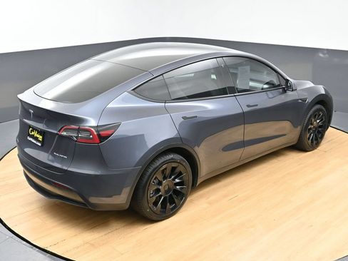 Used 2023 Tesla Model Y Long Range AWD/4WD image 4