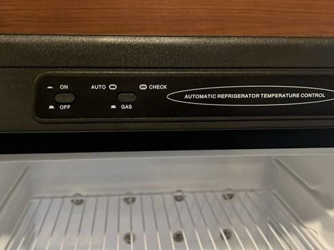 Used 2013 Ford E-450 and Econoline 450 Super Duty w/ Motorhome Prep Pkg image 29