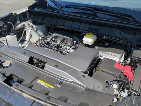 Used 2025 Nissan Pathfinder S FWD image 25