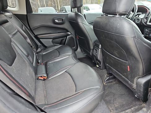 Used 2019 Jeep Compass Trailhawk image 12