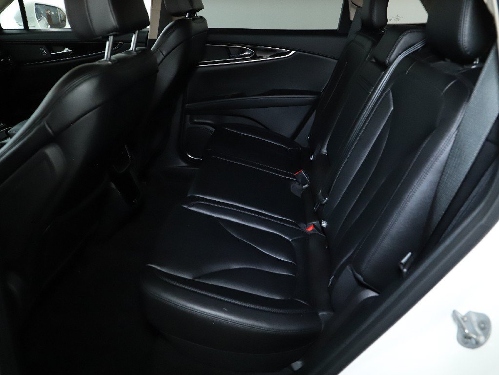 Used 2022 Lincoln Nautilus FWD image 15