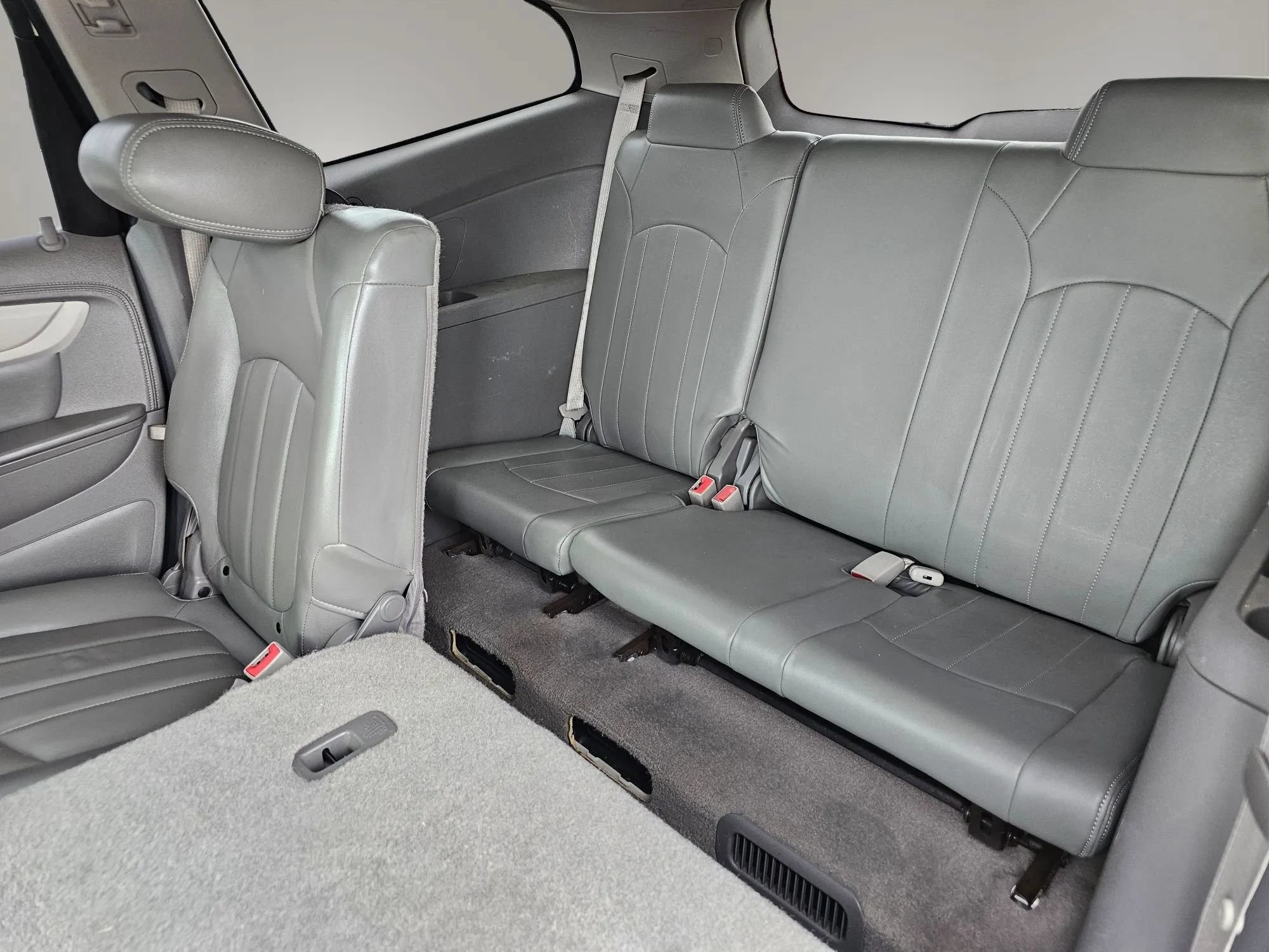 Used 2015 Chevrolet Traverse LT w/ Style and Technology Package FWD image 6