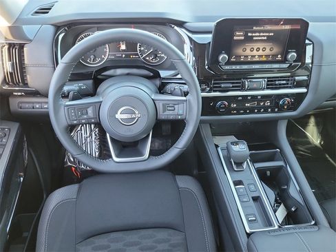 New 2025 Nissan Pathfinder SV w/ Black Appearance Package image 10
