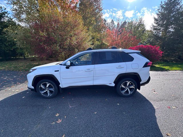 Used 2023 Toyota RAV4 SE w/ Weather & Moonroof Package AWD/4WD image 6