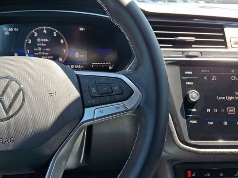 Certified 2023 Volkswagen Tiguan SE w/ Panoramic Sunroof Package AWD/4WD image 22