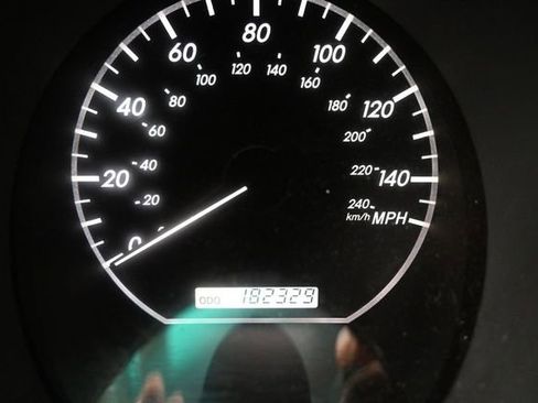 Used 2005 Lexus RX 330 FWD image 9