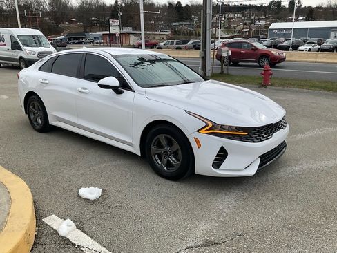Used 2023 Kia K5 LXS image 3