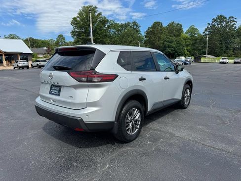 Used 2024 Nissan Rogue S AWD/4WD image 6