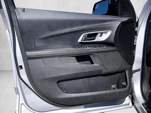 Used 2013 Chevrolet Equinox LS image 18