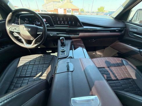 Used 2023 Cadillac Escalade Sport Platinum AWD/4WD image 18
