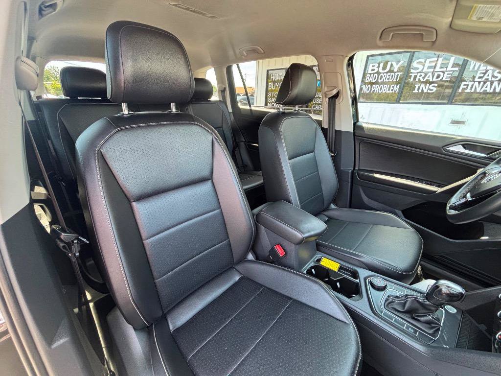 Used 2021 Volkswagen Tiguan SE AWD/4WD image 34