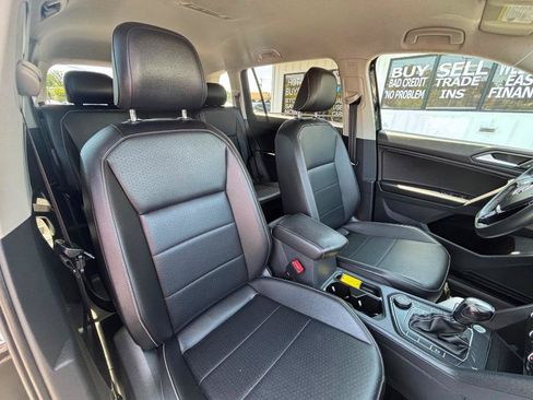 Used 2021 Volkswagen Tiguan SE AWD/4WD image 34