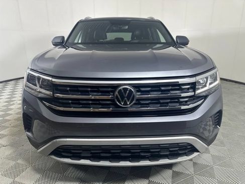 Used 2022 Volkswagen Atlas Cross Sport SE AWD/4WD image 2