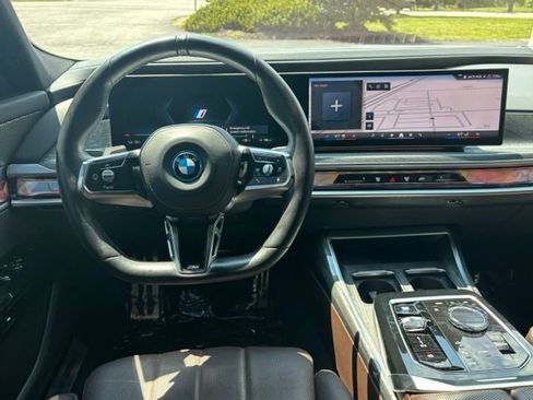 Certified 2024 BMW i7 xDrive60 AWD/4WD image 21