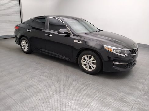 Used 2017 Kia Optima LX FWD image 11