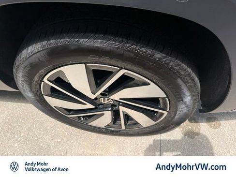 Used 2024 Volkswagen Atlas SEL AWD/4WD image 13