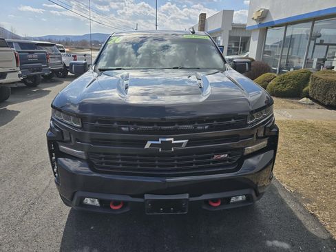 Used 2020 Chevrolet Silverado 1500 LT Trail Boss w/ Midnight Edition image 9