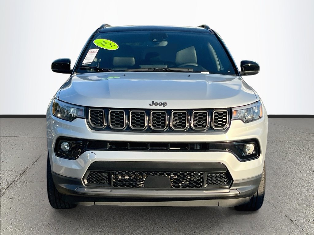 Used 2025 Jeep Compass Limited w/ Sun & Sound Group AWD/4WD image 2