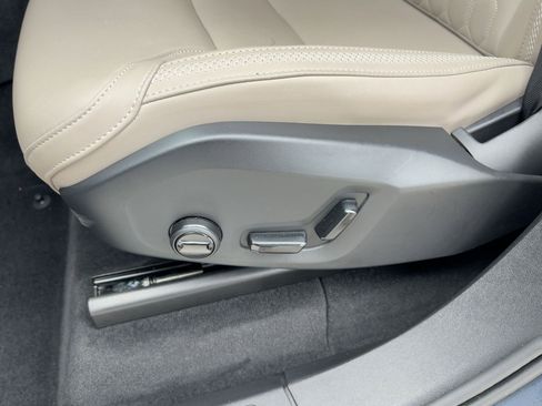 Certified 2025 Volvo XC90 B5 Plus image 13