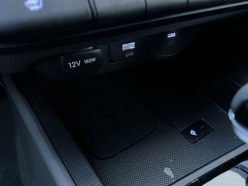 Used 2025 Hyundai Elantra SEL image 25