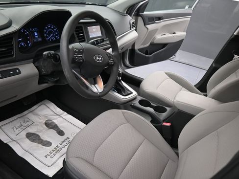Used 2020 Hyundai Elantra SE image 40