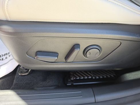 Used 2025 Hyundai Tucson Limited FWD image 23