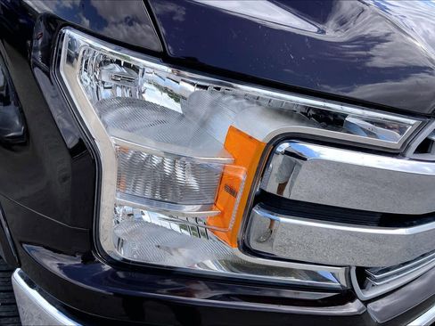 Used 2018 Ford F150 Lariat image 28