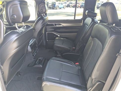 Certified 2025 Jeep Wagoneer Series III w/ Premium Group I image 13