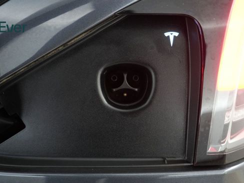 Used 2023 Tesla Model X AWD/4WD image 10