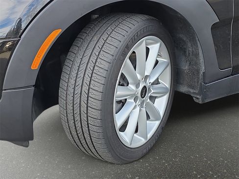 Used 2019 MINI Cooper Clubman S image 36