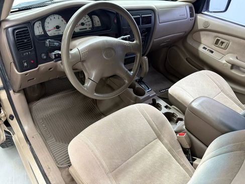 Used 2001 Toyota Tacoma PreRunner image 14