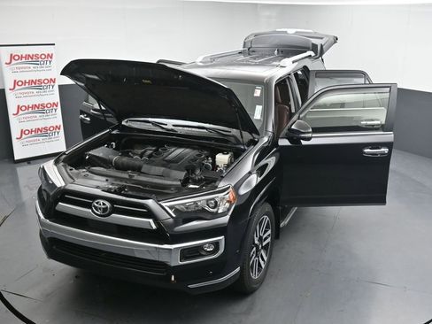 Used 2024 Toyota 4Runner Limited AWD/4WD image 37