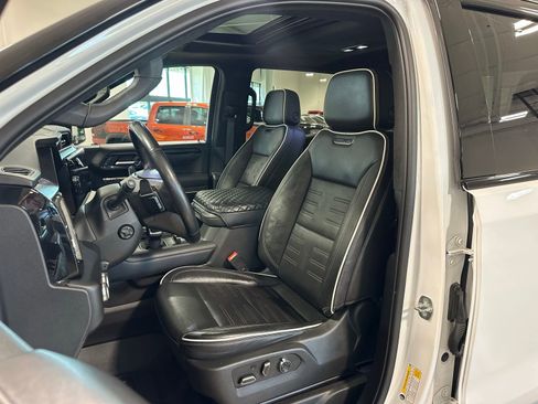 Used 2023 GMC Sierra 1500 AT4X AWD/4WD image 15