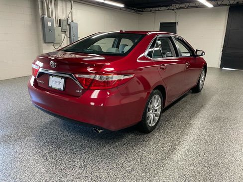 Used 2017 Toyota Camry XLE FWD image 5