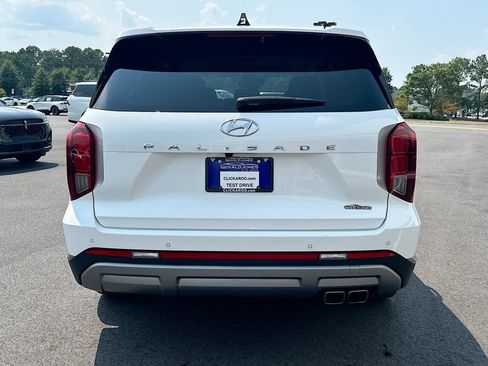 Used 2024 Hyundai Palisade SEL FWD image 15